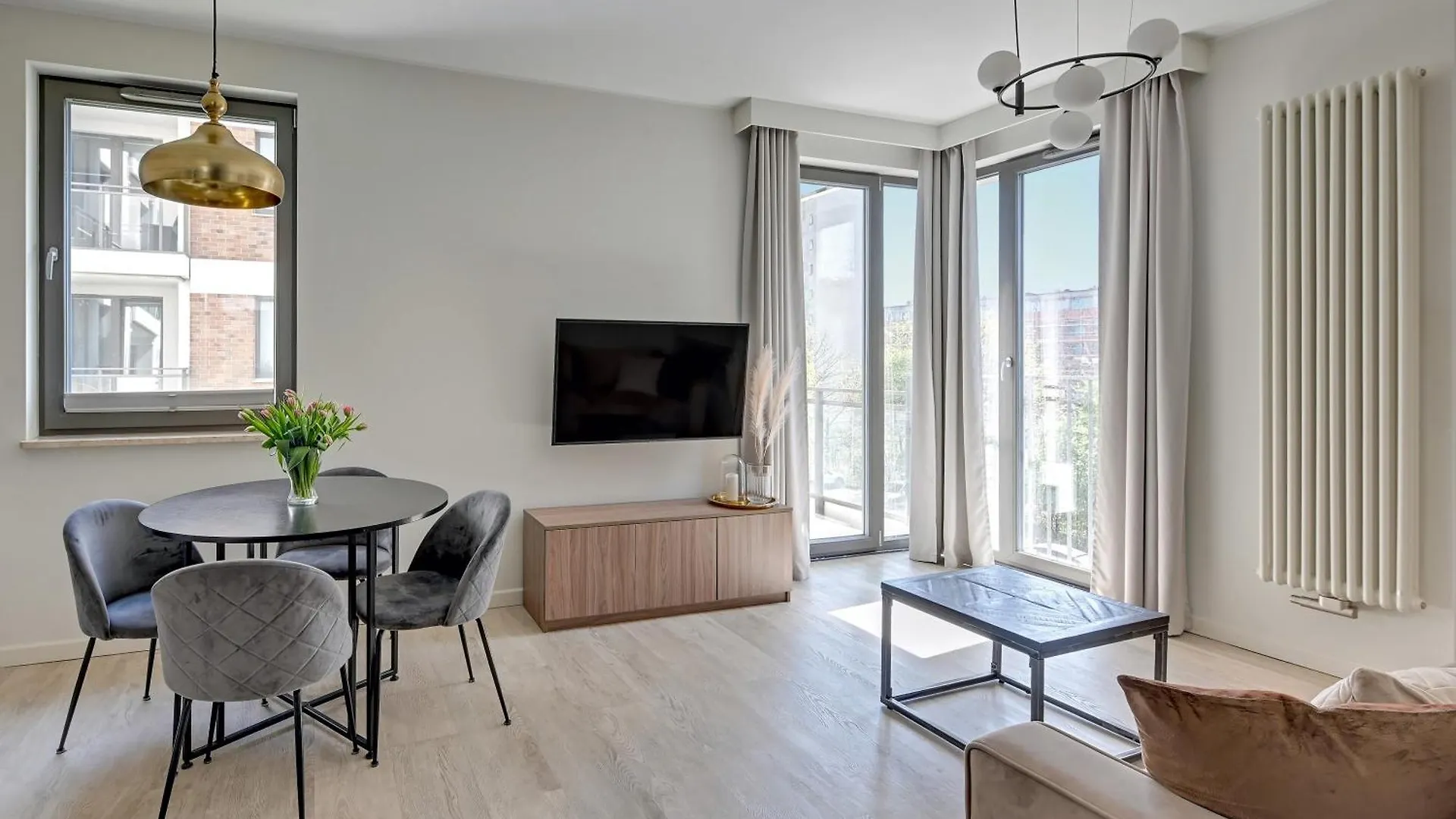 Blue Mandarin Garden Gates Apartment Gdansk