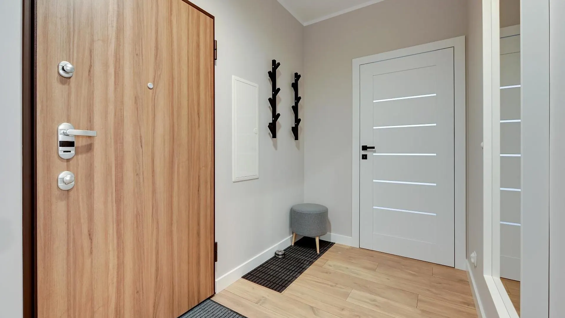 Blue Mandarin Garden Gates Apartment Gdansk