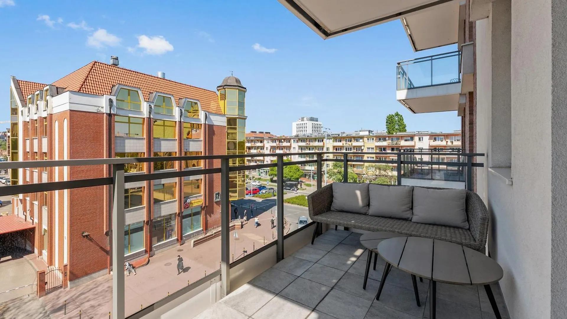 Blue Mandarin Garden Gates Apartment Gdansk